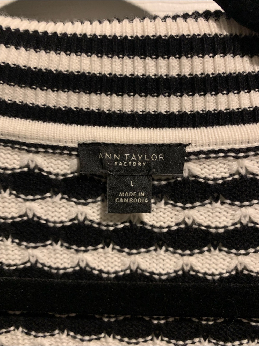 Collared Sweater L - Picture 3 of 4